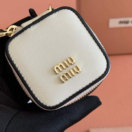 MIUMIU 26S EARPHONE CASE 6 IN WHITE CALFSKIN GOLD HARDWARE