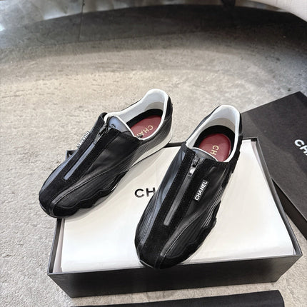 CHANEL 26S LOW TOP SNEAKERS IN BLACK CALFSKIN AND SUEDE WITH FRONT ZIP