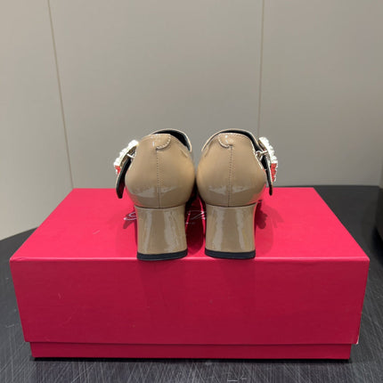 ROGER VIVIER 25S TRÈS VIVIER 50MM IN BEIGE CALFSKIN WITH RHINESTONE BUCKLE