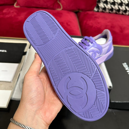 TRAINERS IN LIGHT PURPLE SHINY CALFSKIN
