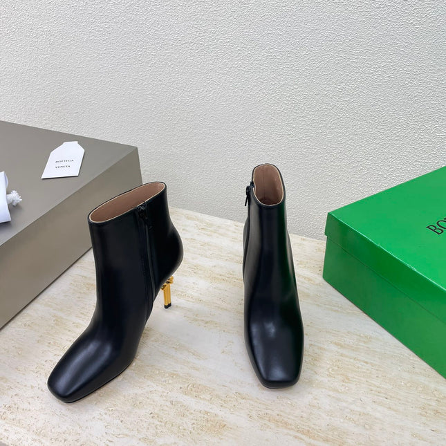KNOT ANKLE BOOT IN BLACK CALFSKIN WITH GOLD METAL HEEL 9 CM