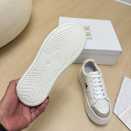 BLACK STAR PLATFORM SNEAKER IN WHITE CALFSKIN AND SUEDE