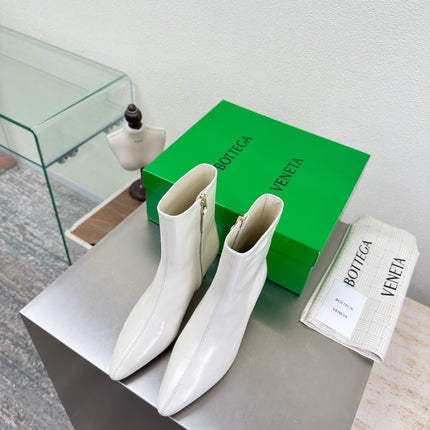 BOTTEGA VENETA 26S ANKLE BOOTS 70 MM IN CREAM WHITE SHINY CALFSKIN