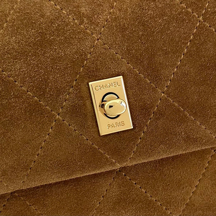 CHANEL 26S CLASSIC FLAP BAG 22 IN BROWN QUILTED SUEDE