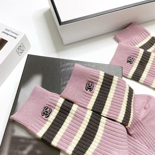 CHANEL 26S CREW SOCKS 400463 (1 BOX)