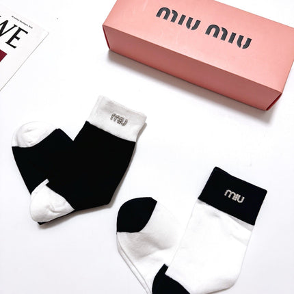 MIUMIU 26S CREW SOCKS 415689 (1 BOX)