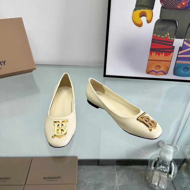 BURBERRY 26S BALLET FLATS IN CREAM WHITE CALFSKIN