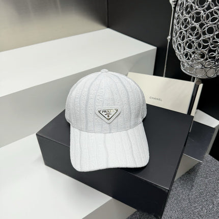 PRADA  26S BASEBALL CAP IN WHITE 551550