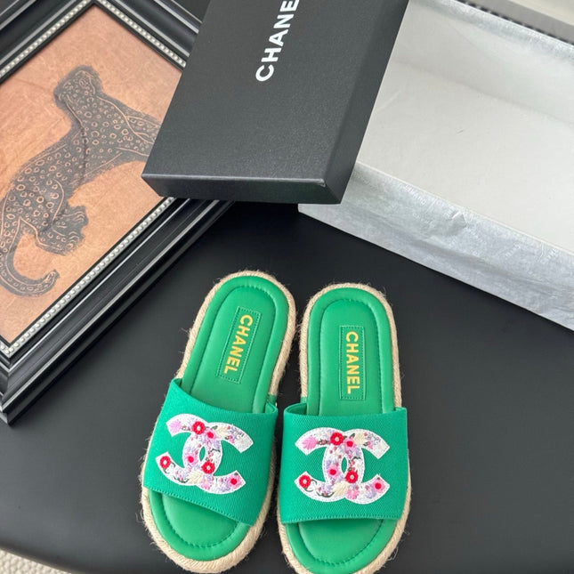SLIPPERS IN GREEN SHEEPSKIN MIX FABRIC AND STRAPS BASE
