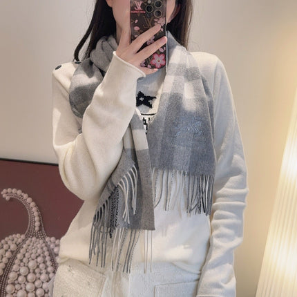 BURBERRY 26S SCARF 200 IN CASHMERE 515780