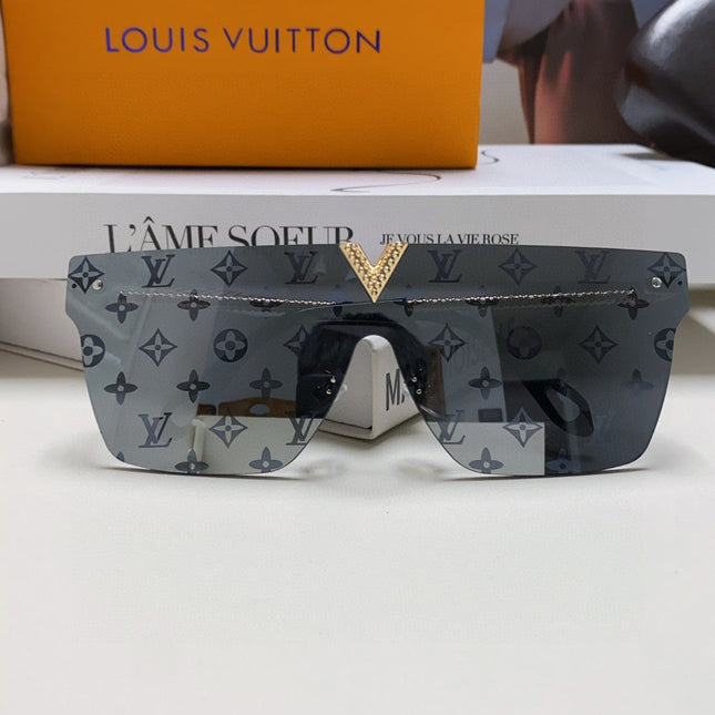SQUARE SUNGLASS 581371 IN GOLD METAL MONOGRAM ON LENS