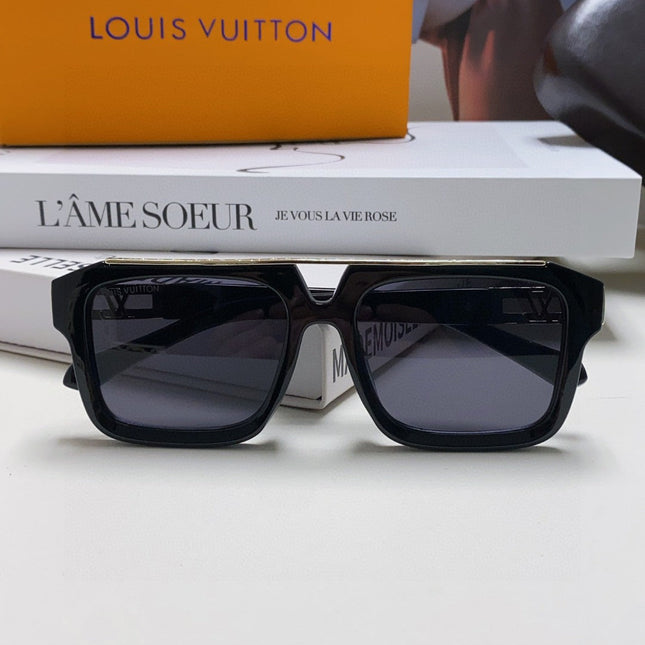 MASCOT PILOT SQUARE SUNGLASS 581378 IN BLACK ACETATE GOLD METAL