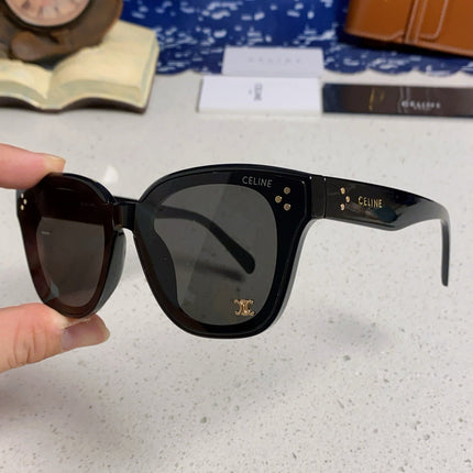 SQUARE SUNGLASS 575845 IN BLACK ACETATE BLACK LENSES