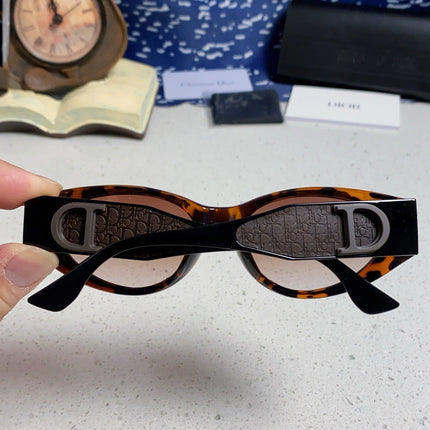 MONTAIGNE SUNGLASS 578114 IN HAVANA ACETATE