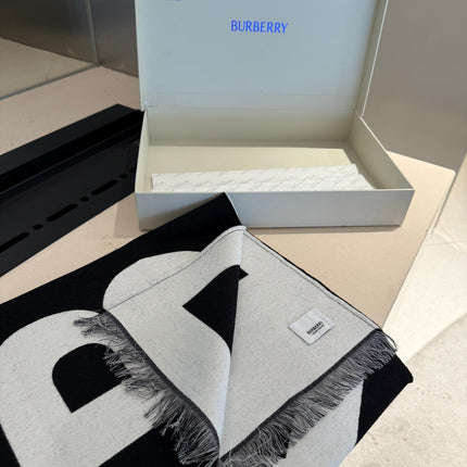 BURBERRY 26S SCARF 180 IN CASHMERE 513690