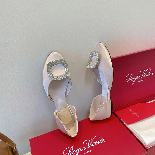 ROGER VIVIER BALLERINE FLATS IN BEIGE SATIN