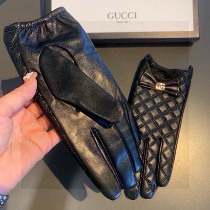 TOUCHSCREEN GLOVES WITH BOW IN BLACK LAMBSKIN 467968