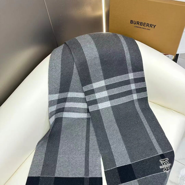 BURBERRY 26S SCARF 180CM IN CASHMERE 309783