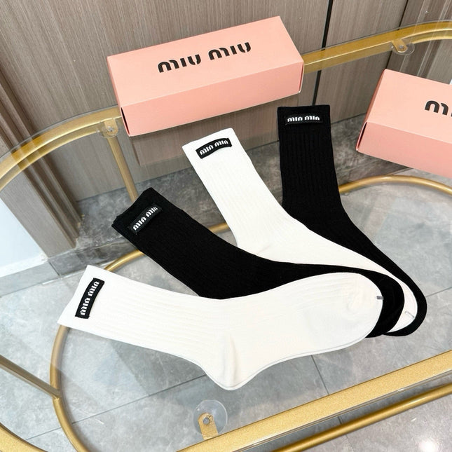 MIUMIU 26S CREW SOCKS 412422 (1 BOX)