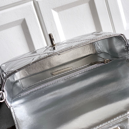 CHANEL 26S TOP HANDLE BAG 18 IN METALLIC SILVER QUILTED PATENT LEATHER