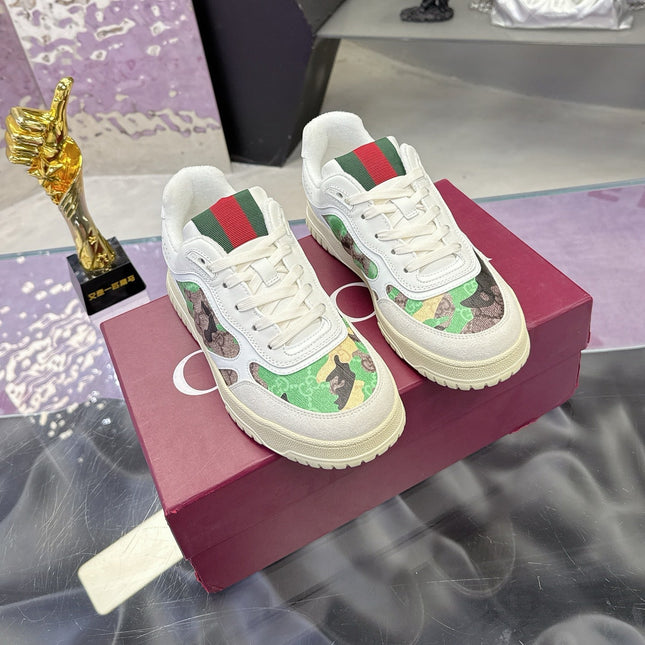 GUCCI 26S SNEAKER IN WHITE AND GREEN CALFSKIN
