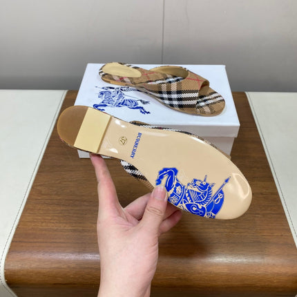 BURBERRY 26S SLIDES IN LIGHT BROWN FABRIC