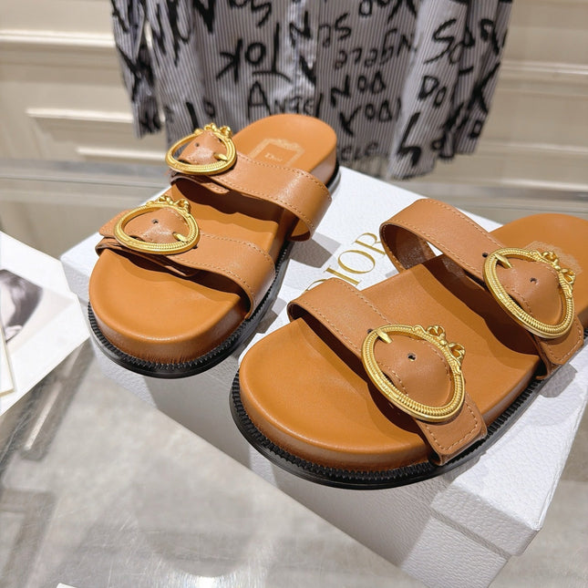 DIOR 26S MEDAILLON BUCKLE SLIDE IN SADDLE BROWN CALFSKIN