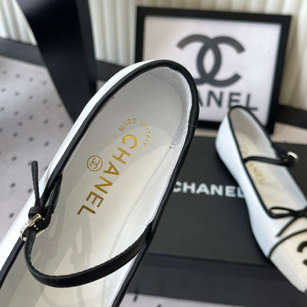 CHANEL 26S SQUARE TOE MARY JANE BALLET FLATS IN WHITE CALFSKIN AND PATENT CALFSKIN