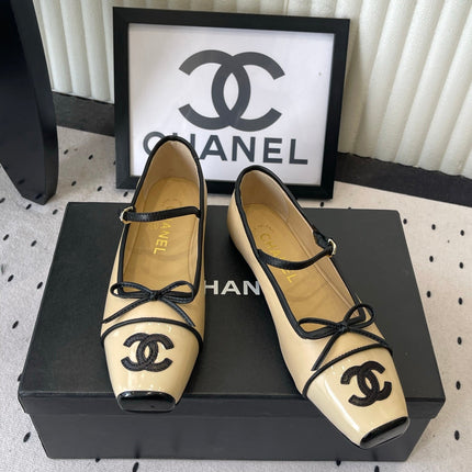 CHANEL 26S SQUARE TOE MARY JANE BALLET FLATS IN BEIGE CALFSKIN AND PATENT CALFSKIN