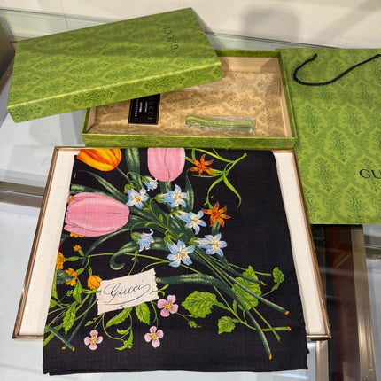 GUCCI 25S SCARF 140 IN CASHMERE 636339