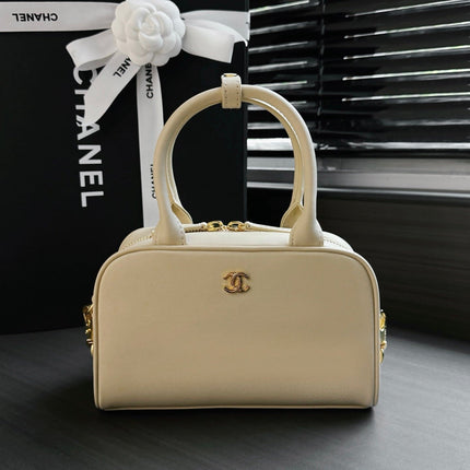 CHANEL 26S CLASSIC BOWLING BAG 21 IN CREAM BEIGE CALFSKIN