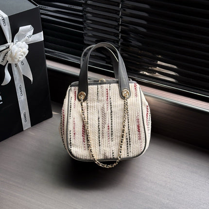 CHANEL 26S SHOPPING TOTE 21 IN BEIGE TWEED