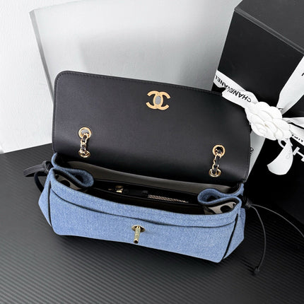 CHANEL 26S SHOULDER BAG 29 IN BLACK CALFSKIN AND BLUE DENIM