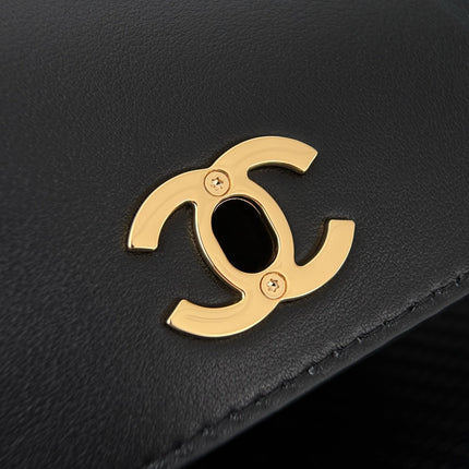 CHANEL 26S SHOULDER BAG 29 IN BLACK CALFSKIN AND BLUE DENIM