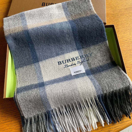 BURBERRY 26S SCARF 180 IN CASHMERE 511077