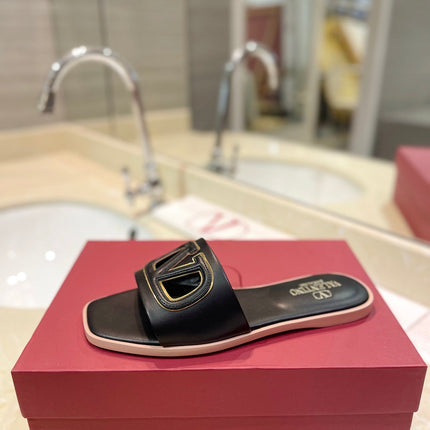 VALENTINO 26S SLIDES IN BLACK CALFSKIN WITH LOGO