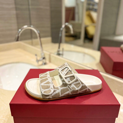 VALENTINO 26S VELCRO SANDALS IN CREAM WHITE AND BEIGE JACQUARD FABRIC WITH HARDWARE