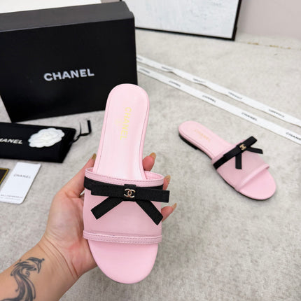 CHANEL 26S SLIDE SANDALS IN PINK MESH AND CALFSKIN WITH BLACK RIBBON