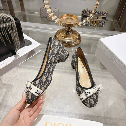 DIOR 26S BLOCK HEEL PUMPS 35MM IN BLACK AND BEIGE OBLIQUE JACQUARD WITH FRONT BOW