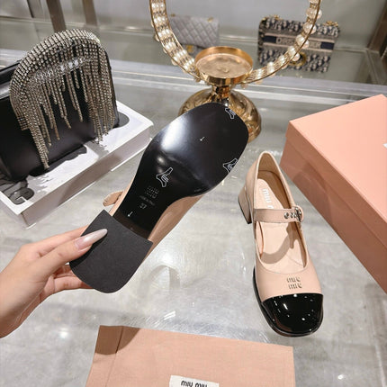 MIUMIU 26S MARY JANE BLOCK HEEL 45MM IN NUDE BEIGE PATENT CALFSKIN AND BLACK PATENT CALFSKIN CAP TOE