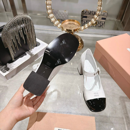 MIUMIU 26S MARY JANE BLOCK HEEL 75MM IN WHITE PATENT CALFSKIN AND BLACK PATENT CALFSKIN CAP TOE