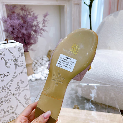 STUD FLAT SLIDE IN BABY PINK LAMBSKIN